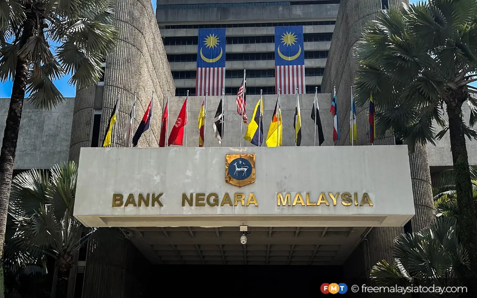 4 banks fined nearly RM5mil over regulatory breaches