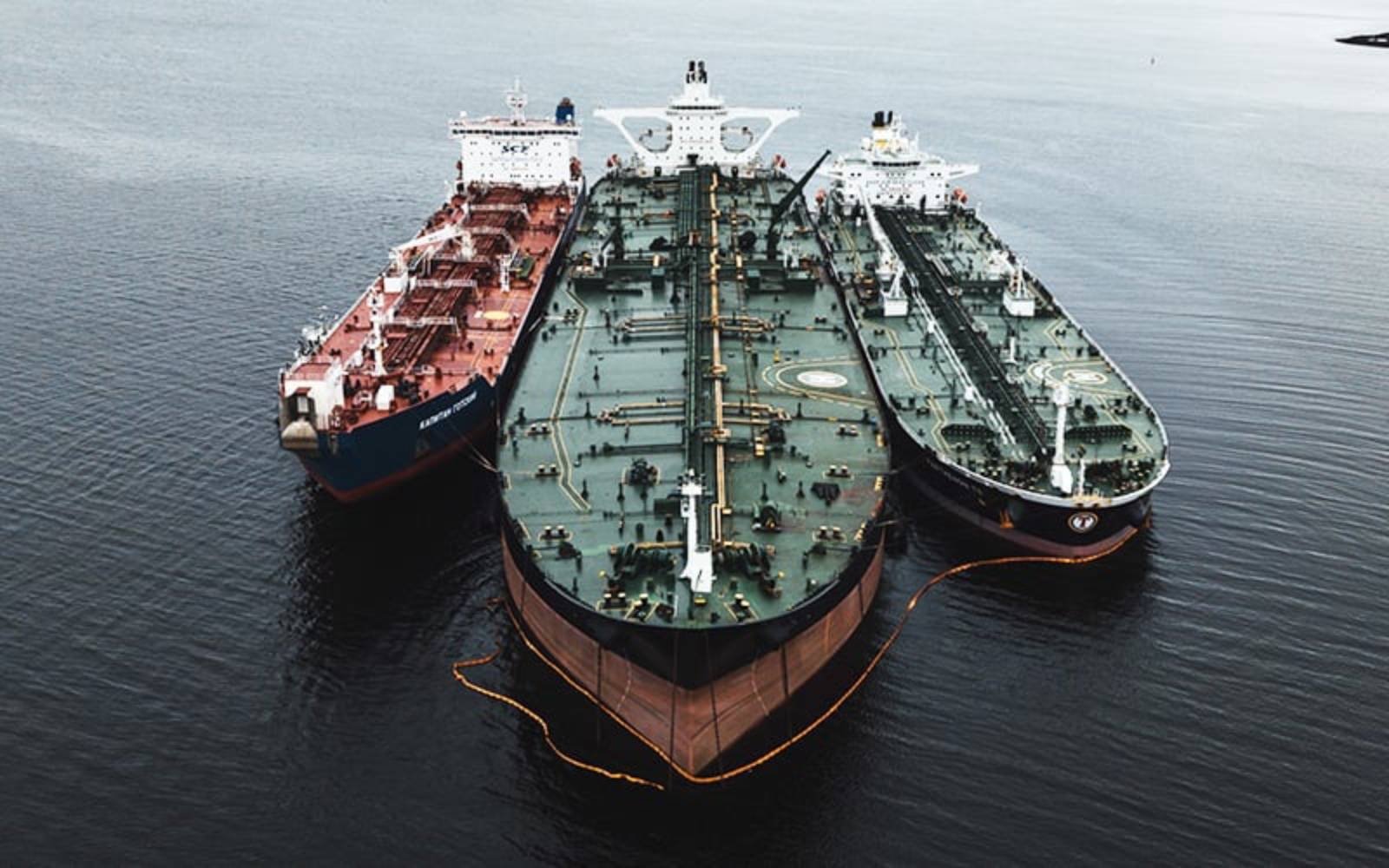 Oil settles up 7% as Israel, Iran trade air strikes