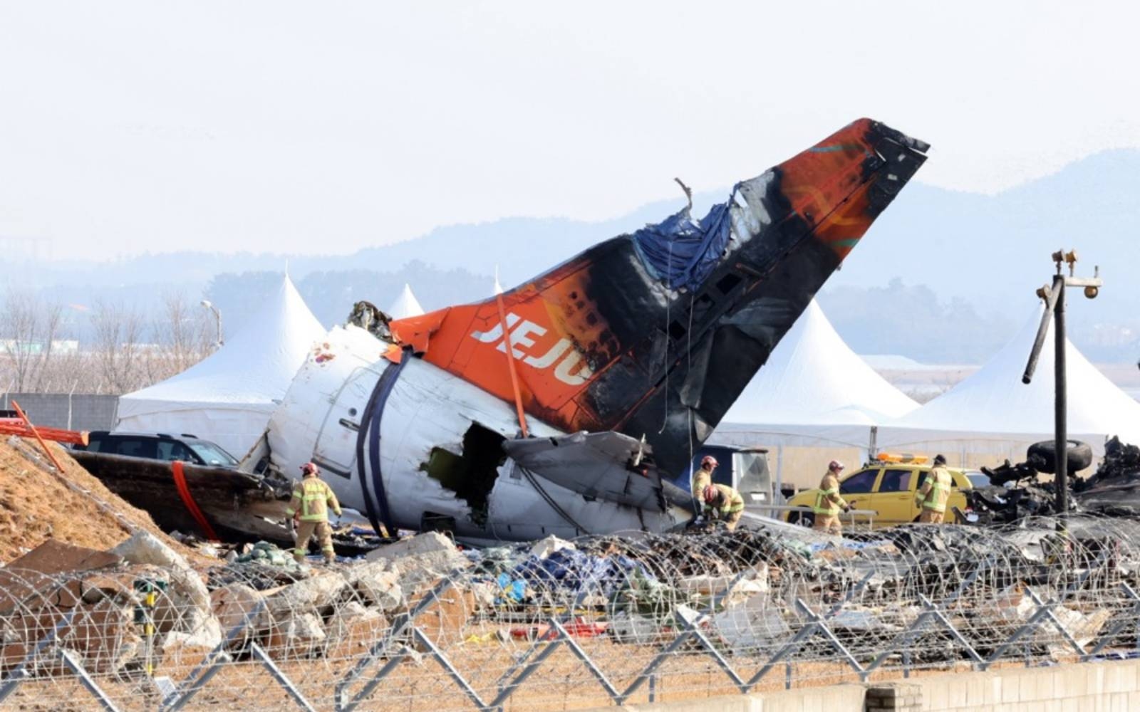 Evidence shows Jeju Air pilots shut off less-damaged engine before crash