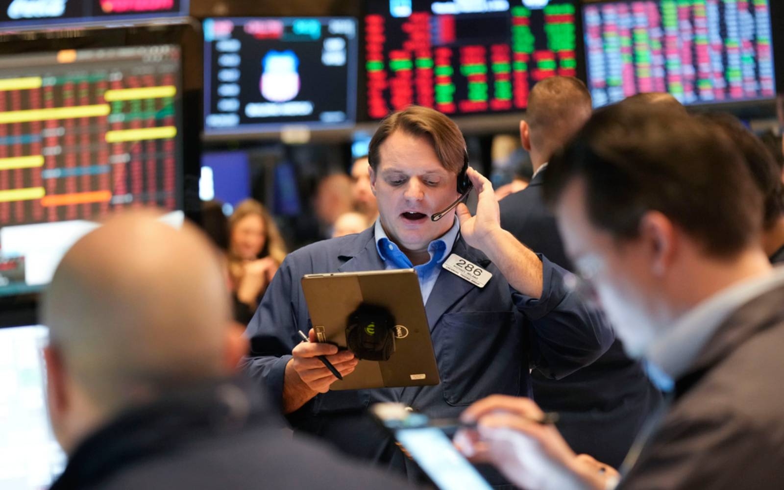 Wall Street futures slip after Trump's steel tariff threat