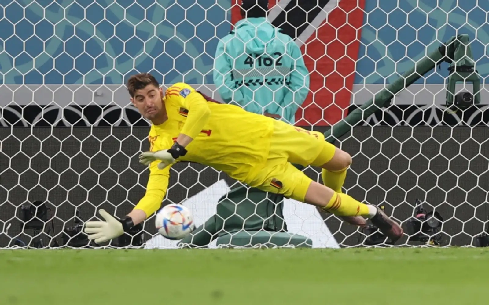 Courtois out of Belgium squad for World Cup qualifiers