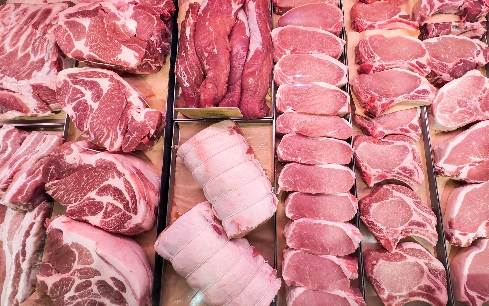 China extends anti-dumping probe into EU pork imports