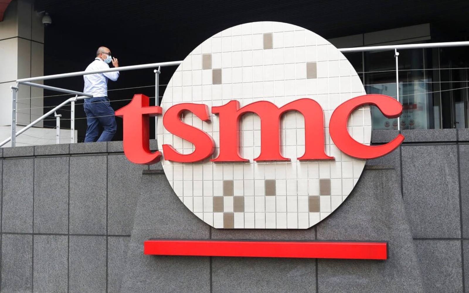 TSMC forecasts record profit in 2025 on soaring AI demand