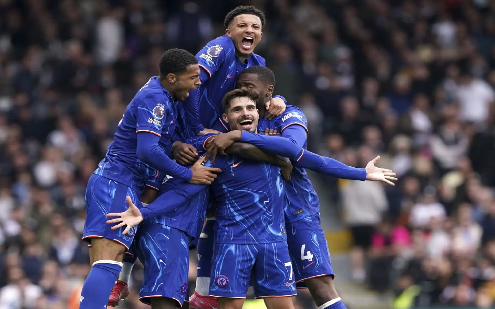 Chelsea keep Champions League hopes alive with win over Fulham