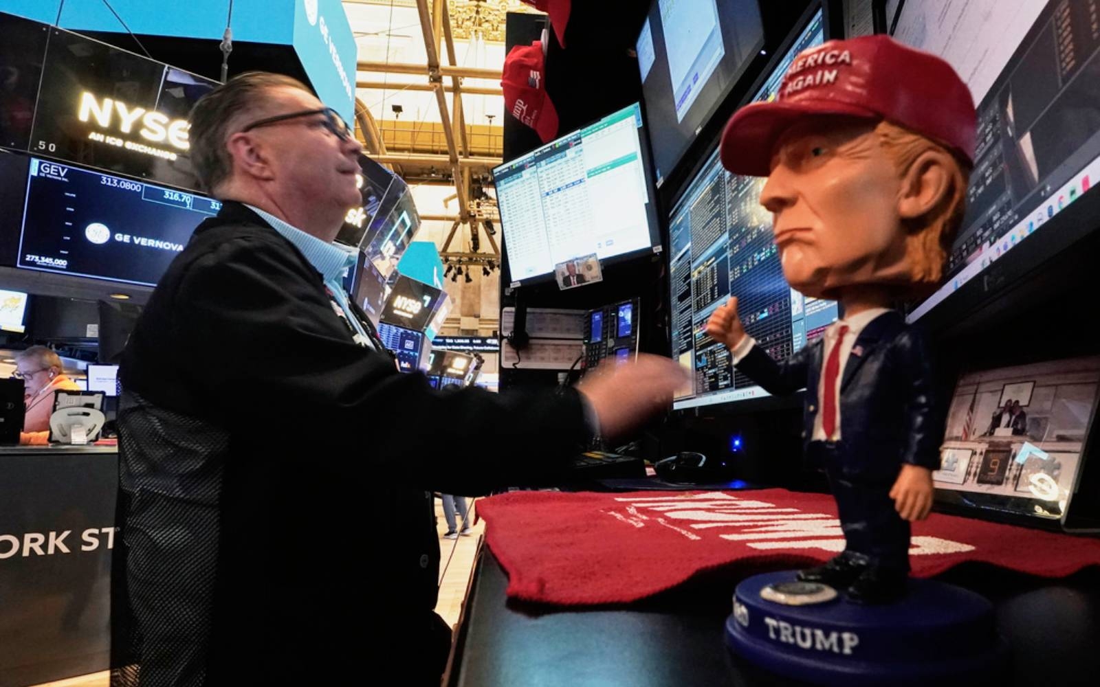 US stocks rally on Trump's trade de-escalation with China