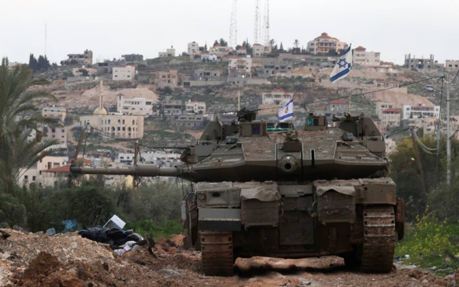 Hamas ready for ‘serious' Gaza truce talks as rescuers say 37 killed