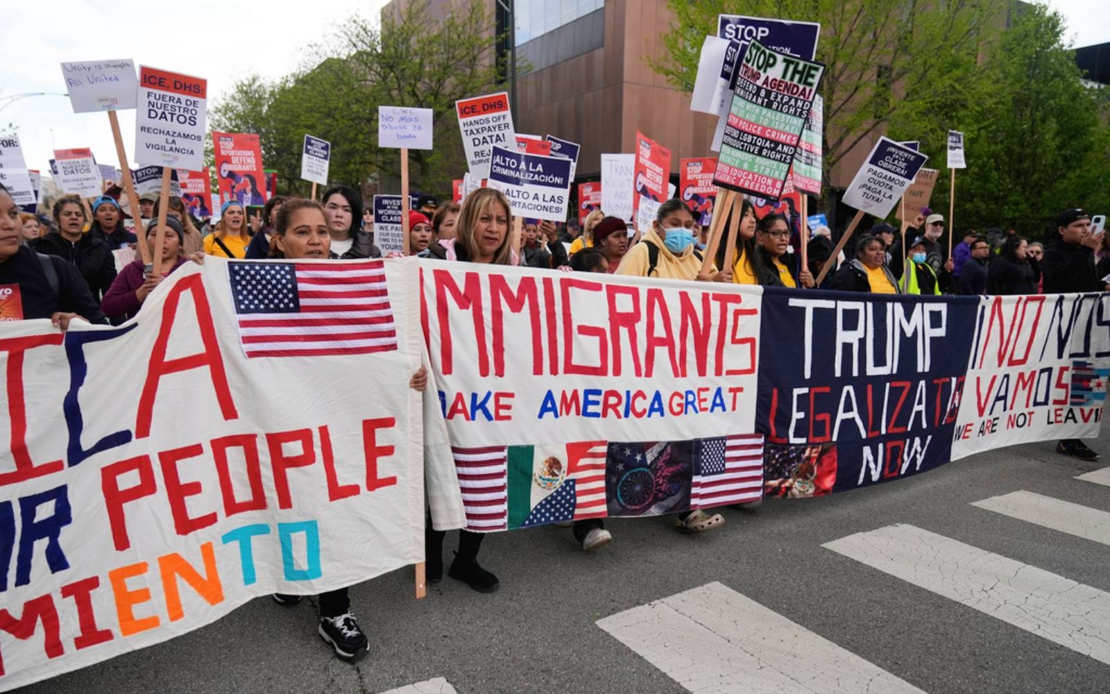 Trump administration offers US$1,000 to migrants who self-deport