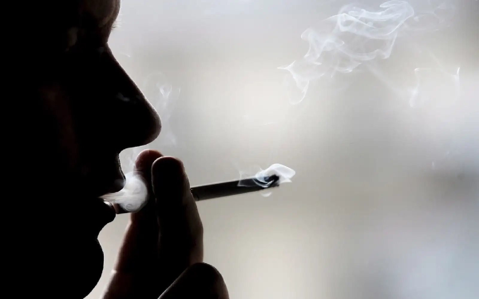 France to ban smoking at beaches, parks and outside schools