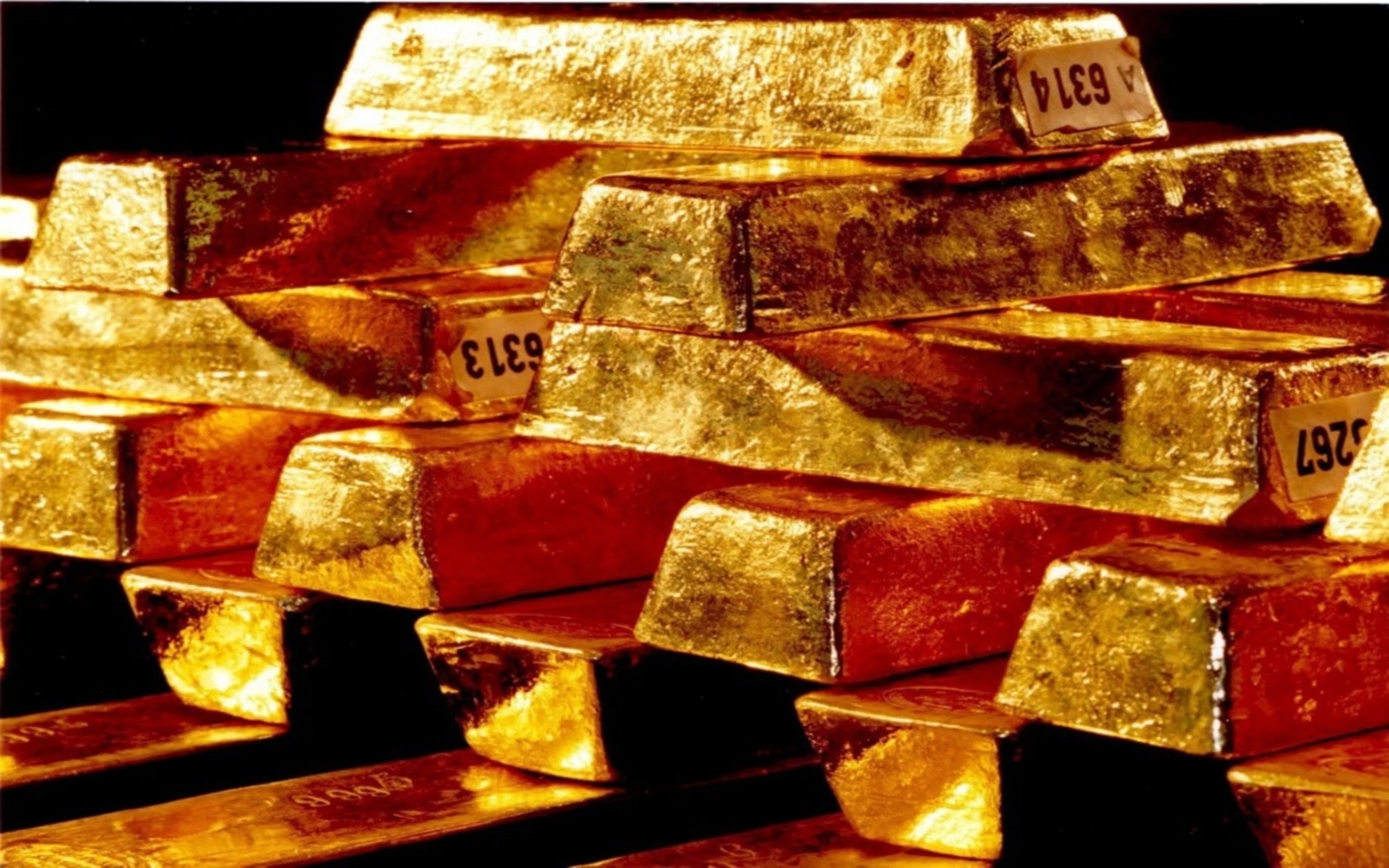 Trump spurs questions about safety of Germany's gold in New York