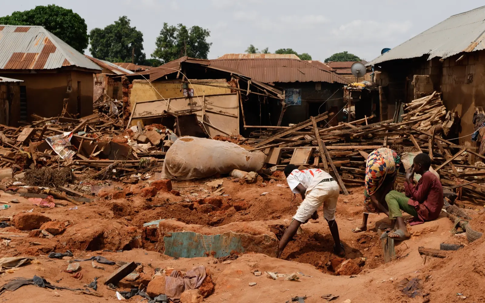 Rescuers fan out after Nigeria flooding kills more than 150