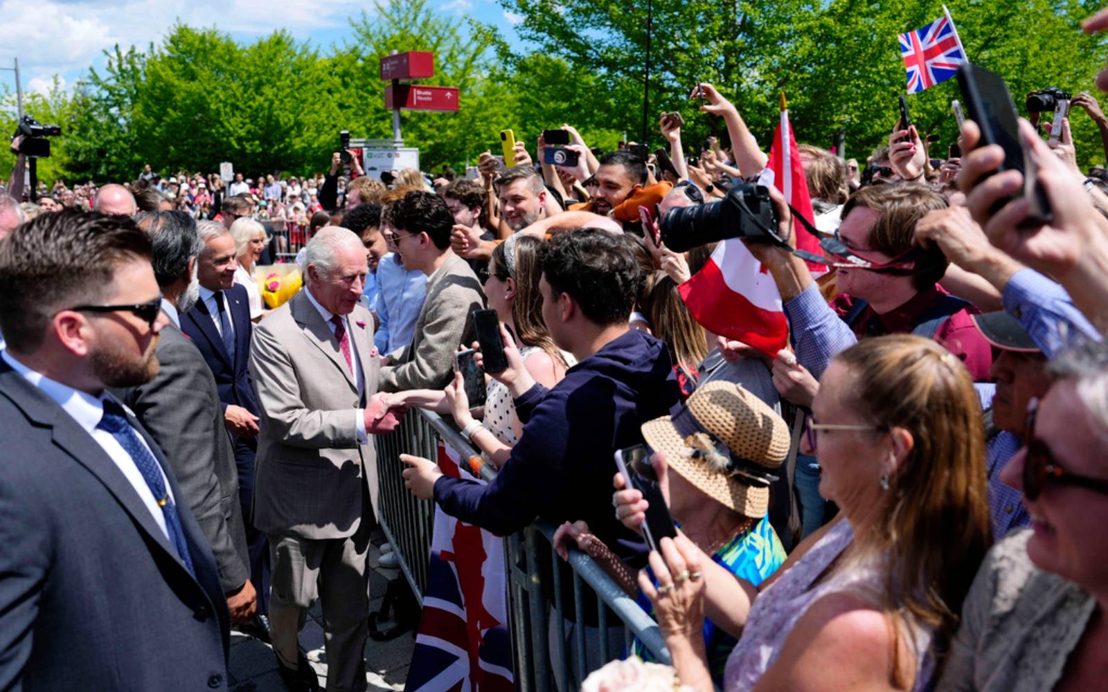 Canadians welcome King Charles after Trump's takeover threats