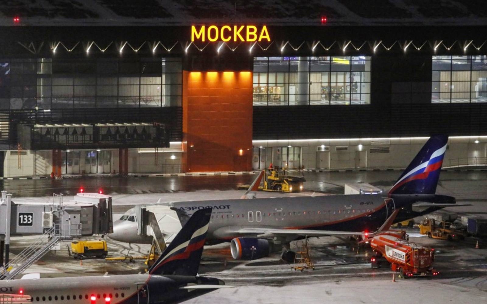 Drone attacks halt flights at Moscow airports