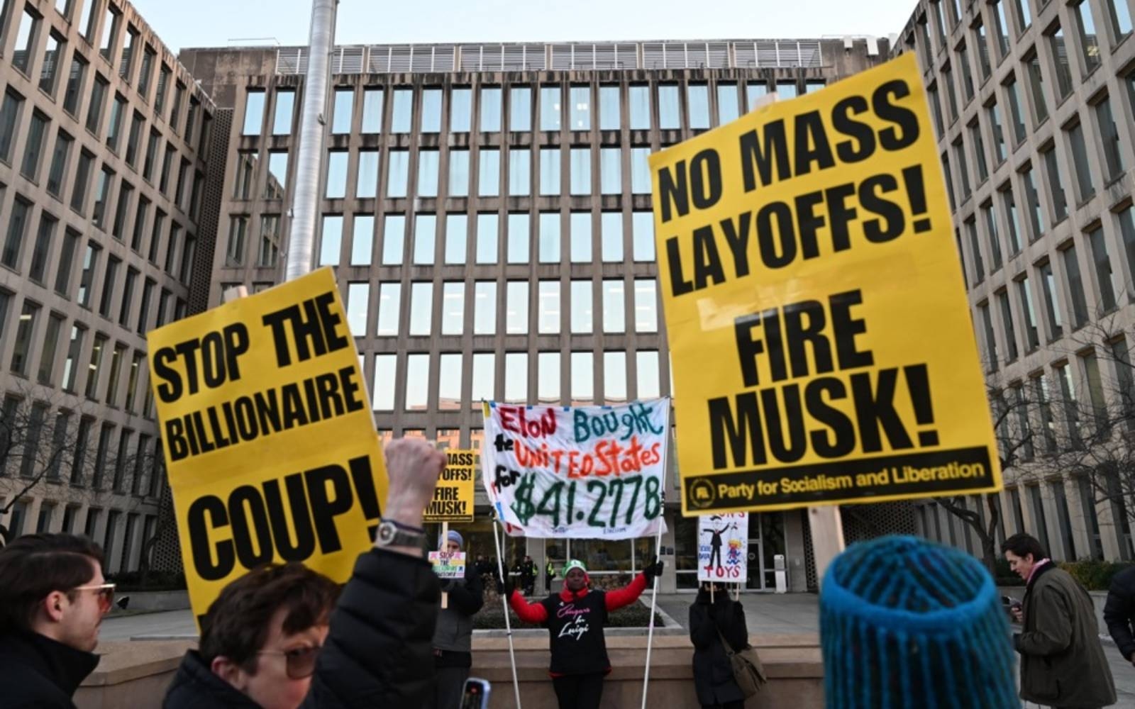 US judge temporarily blocks Trump plans for mass layoffs