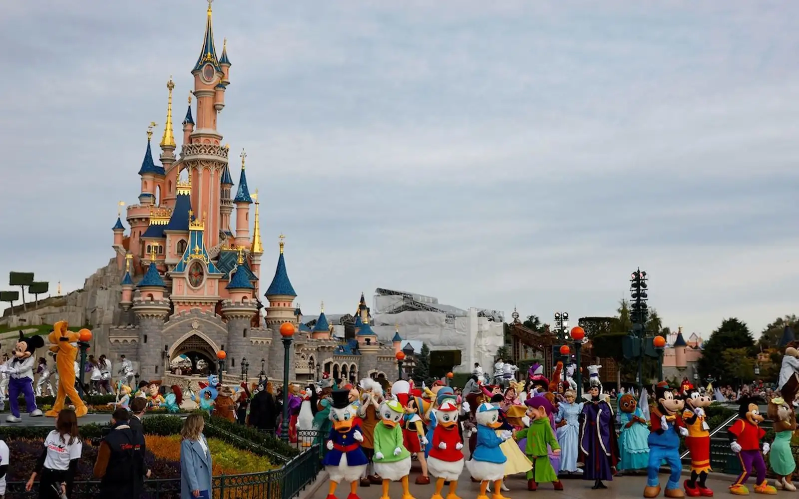 Disney to open new theme park in Abu Dhabi