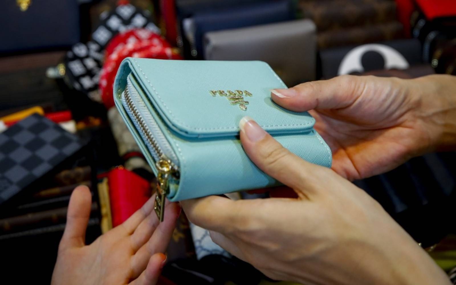 Vietnam steps up fight on imported counterfeits amid US tariff talks
