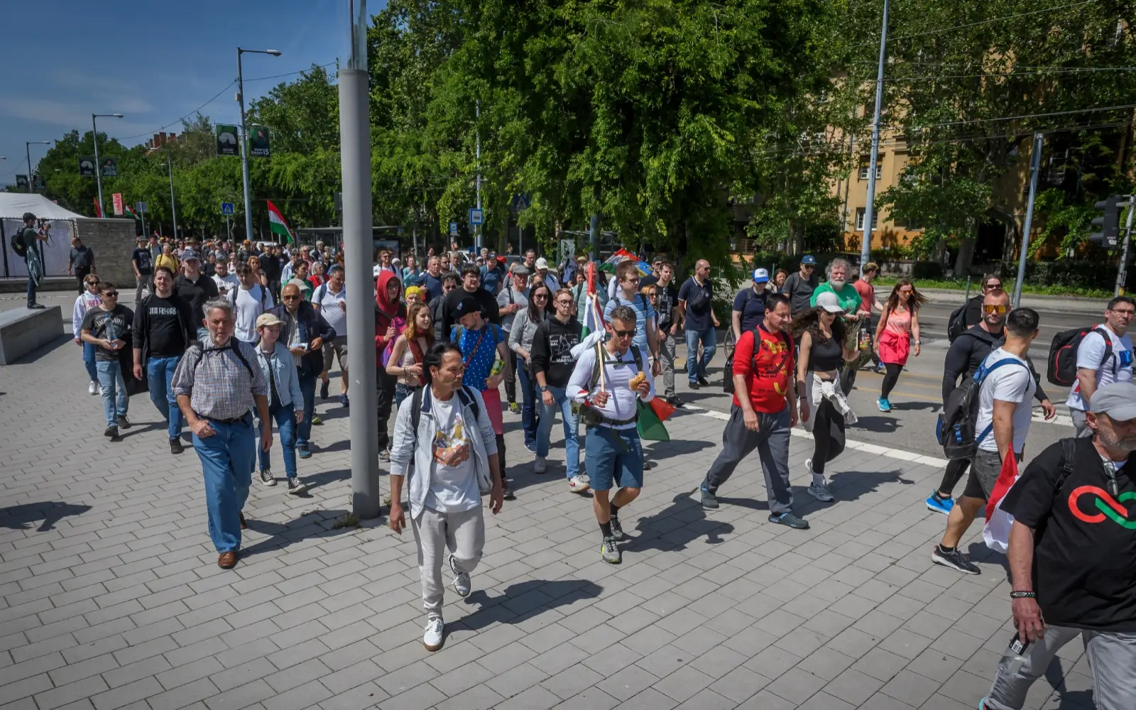 Hungary's Magyar walks to Romania to court ethnic Hungarians