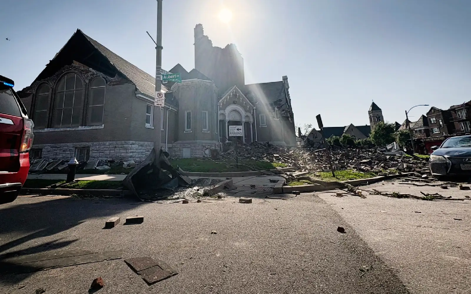 Tornadoes kill more than 20 in south-central US