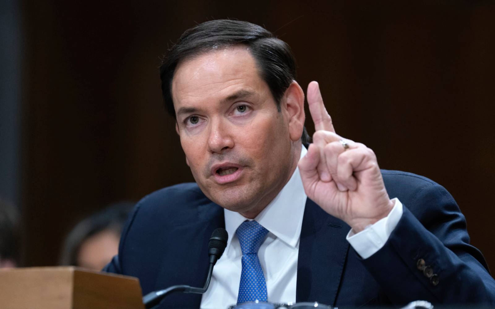 US urges China to dissuade Iran from closing Strait of Hormuz