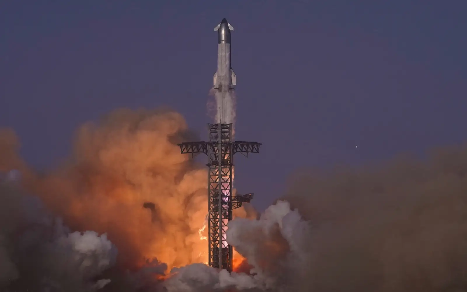 Starship megarocket blows up over Indian Ocean in latest bumpy test