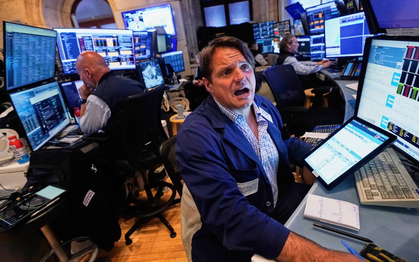 Wall Street futures edge up as optimism over economy offsets Netflix's fall
