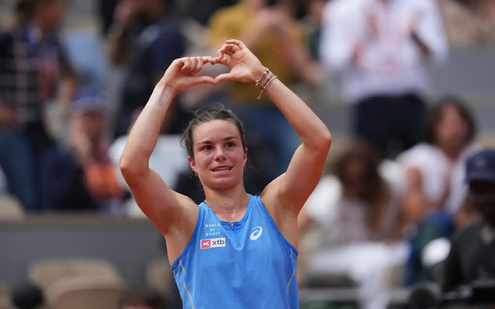 Boisson savours post-lunch support as she reaches last 8 in Paris