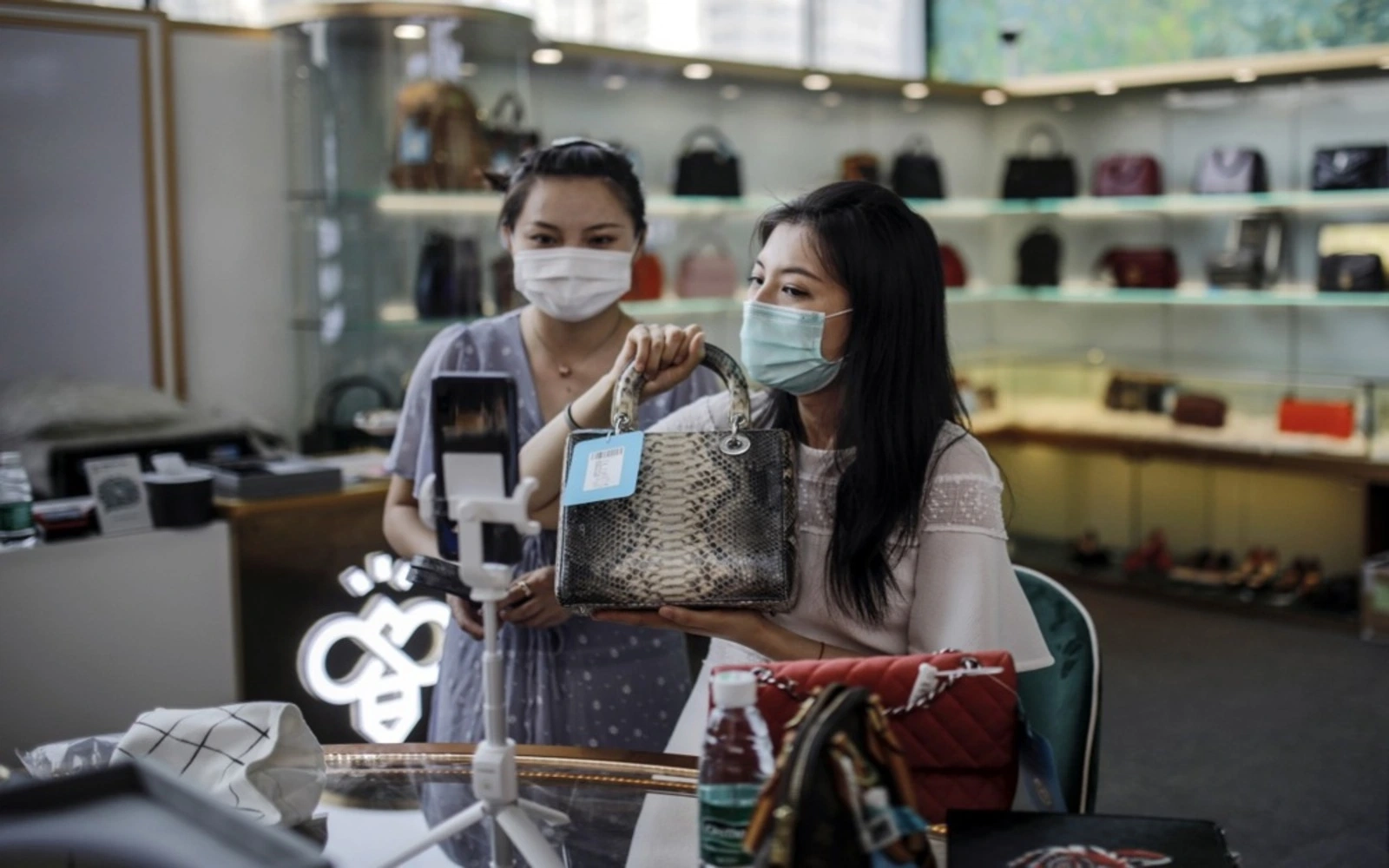 Price wars grip China as deflation deepens, US$30 for a luxury Coach bag?