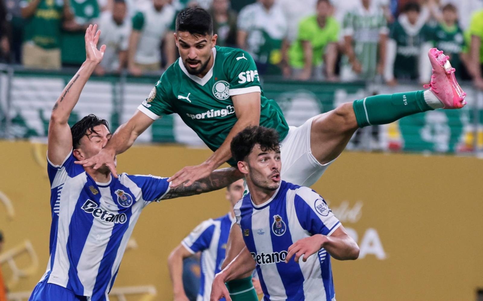 Palmeiras and Porto play out goalless draw in Club World Cup opener