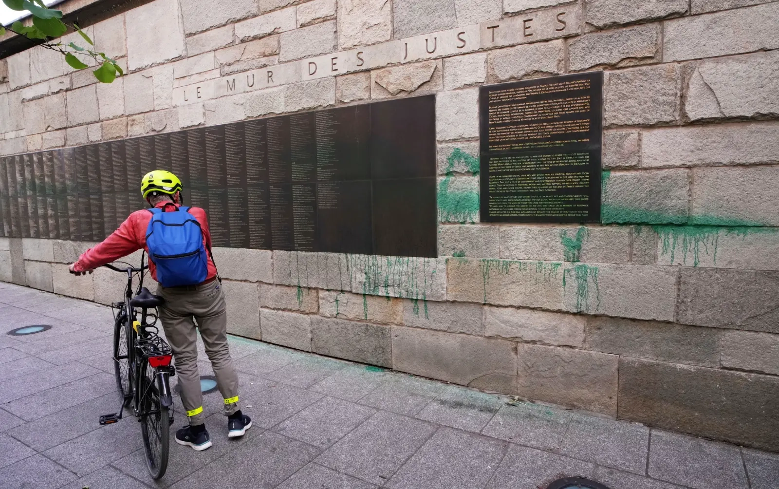 Several Paris Jewish institutions sprayed with green paint