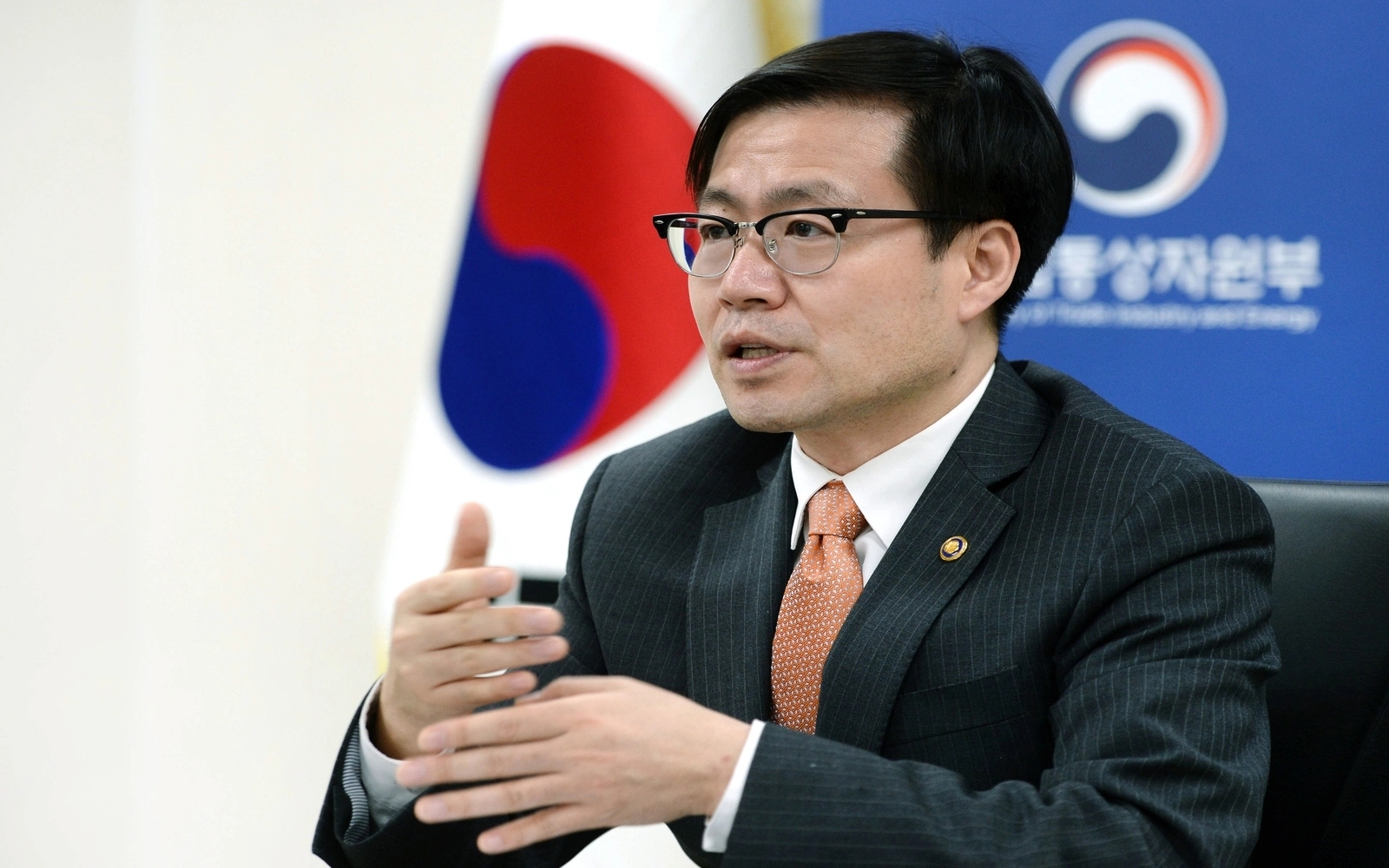 South Korea's finance minister, trade envoy to hold tariff talks with US counterparts