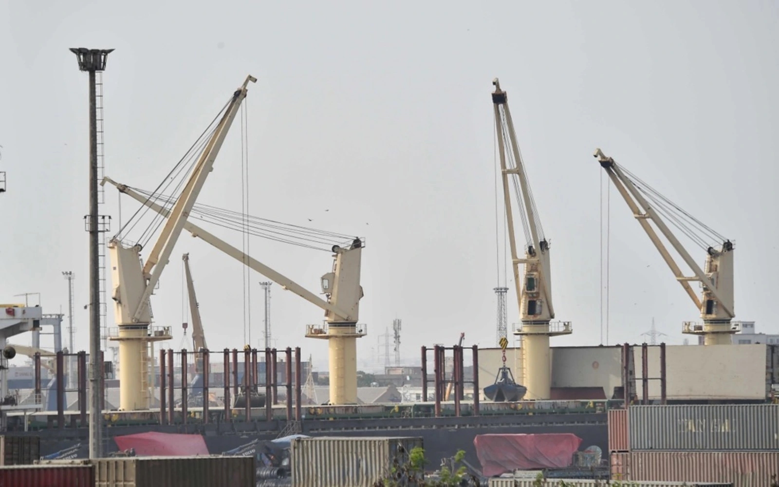 Pakistan says tariff deal concluded with US, Trump cites oil reserves pact