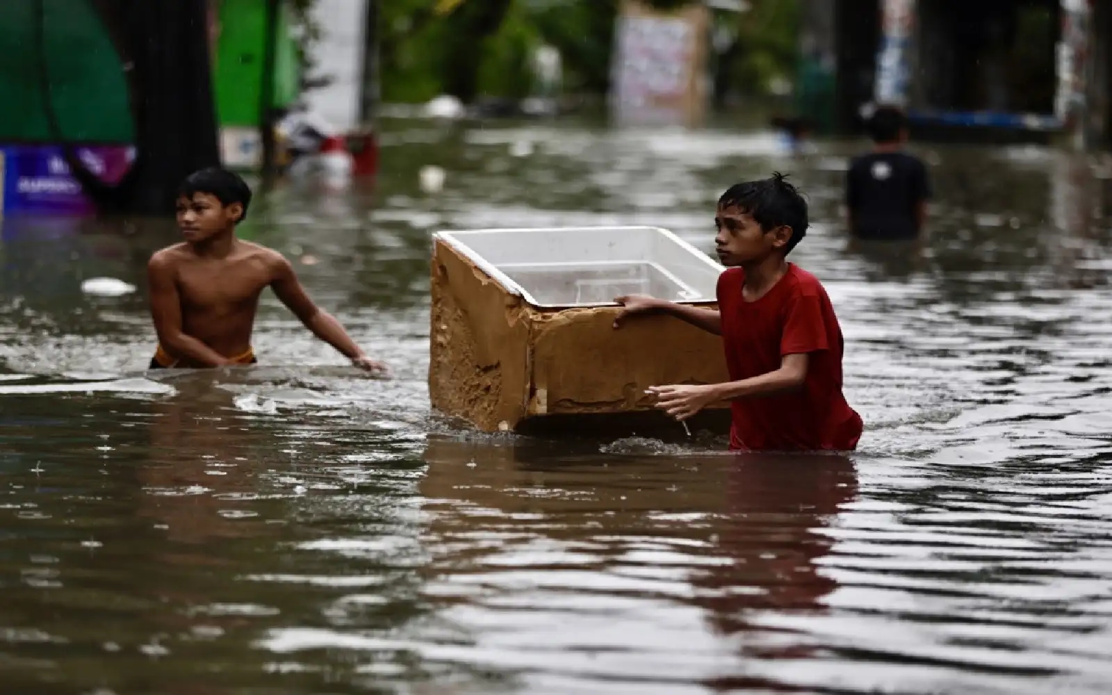 Philippines shuts schools, scraps flights as typhoon nears