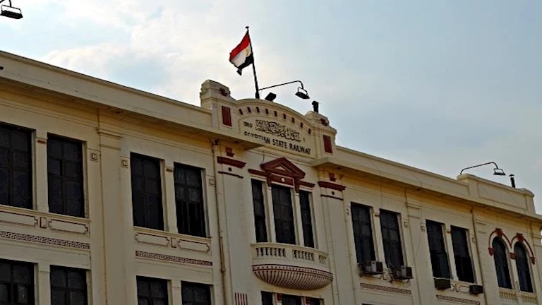 طرق حجز وسداد ثمن تذاكر القطارات خلال إجازة عيد الفطر