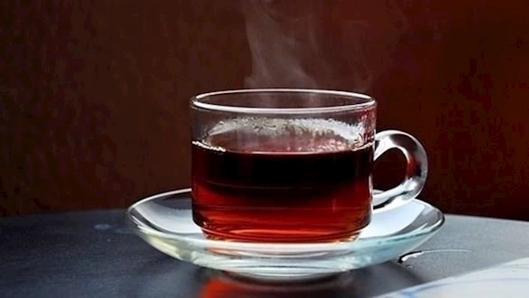 هذا ما يحدث لجسمك عند شرب الشاي بعد السحور؟- مفاجأة