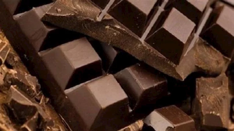 ضبط 9 آلاف قطعة شيكولاته ولوليتا مجهولة المصدر بالأقصر