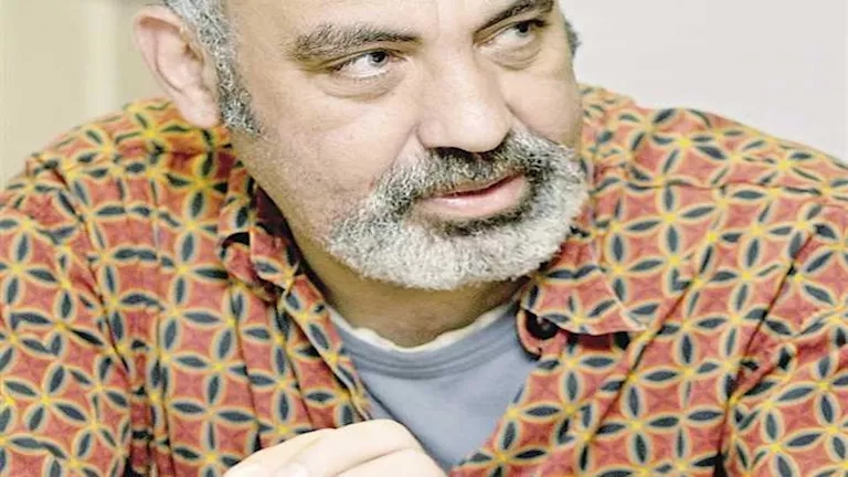 نبيلة عبيد تنعى والدة المخرج خالد الحجر