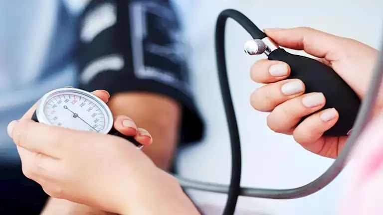 4 أطعمة شائعة تخفض ضغط الدم المرتفع- تناولها يوميا