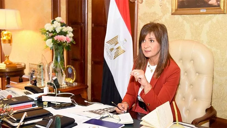السفيرة نبيلة مكرم: دخولي الوزارة كان "مغامرة مجهولة"