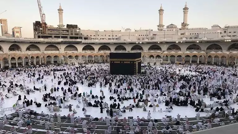 أسعار عمرة رمضان 2025 الاقتصادية والخمس نجوم.. ما الأوراق المطلوبة؟