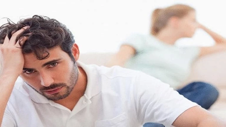 7 علامات خفية تكشف خيانة زوجك