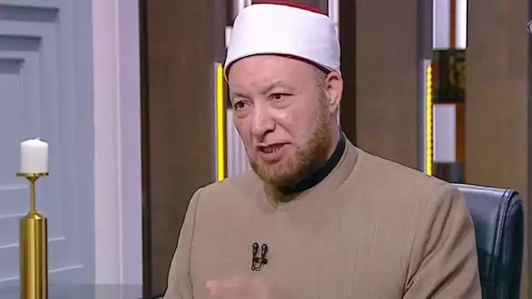 حكم الاحتفال بعيد الميلاد.. أمين الفتوى: احتفل بما يفرحك واجعله فرصة للتأمل في حياتك مع الله