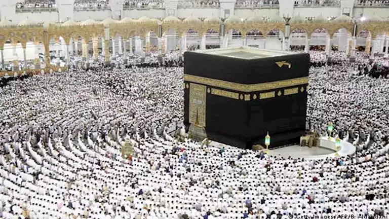 العروض غير الرسمية والتأشيرات.. تحذير بشأن الحج 2025