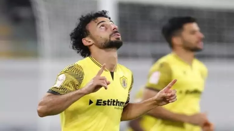 أحمد عبد القادر يتعرض للإصابة خلال مباراة قطر والشحانية بالدوري القطري