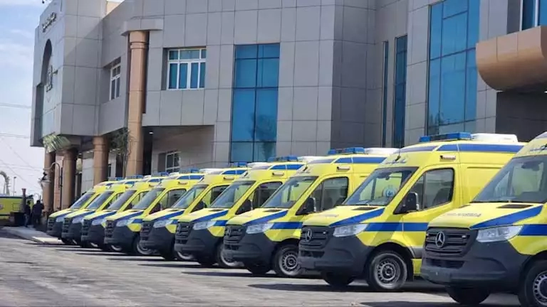 "الإسعاف" تُلزم العاملين بقرارات جديدة.. حظر الإكراميات والتواجد بالمقاهي بالزي