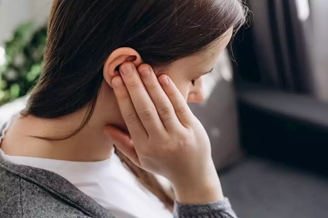 طنين وتحذير صامت.. تجاهل هذا العرض قد يكلفك سمعك