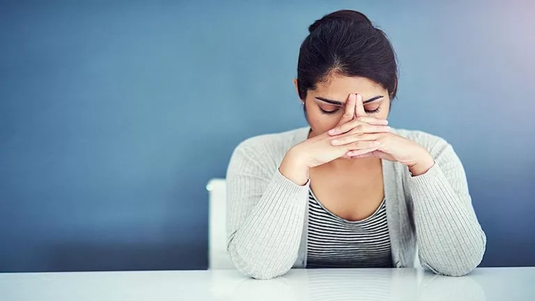 علامات مبكرة تنذر بالإصابة بالسكري وارتفاع الكوليسترول.. احذرها