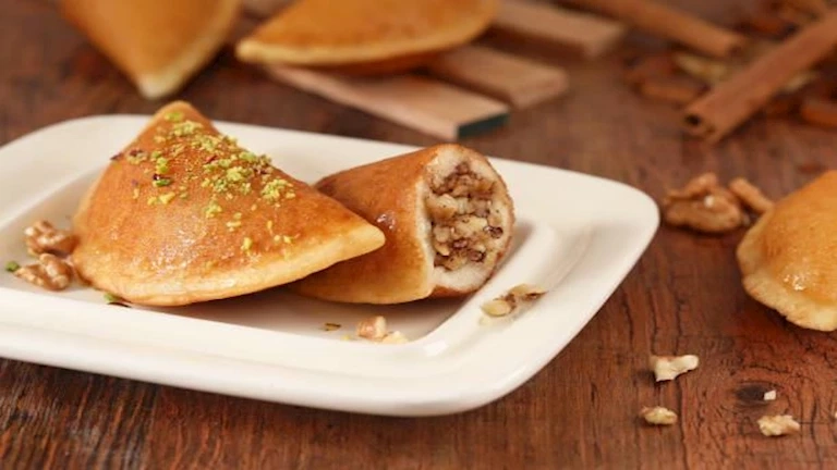 فوائد تناول القطايف في رمضان.. ماذا يحدث لجسمك؟