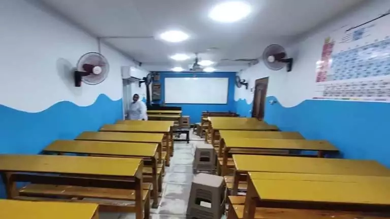 "مفيش دروس خصوصية".. مدرسة في لندن تستبدل المعلمين بالذكاء الاصطناعي