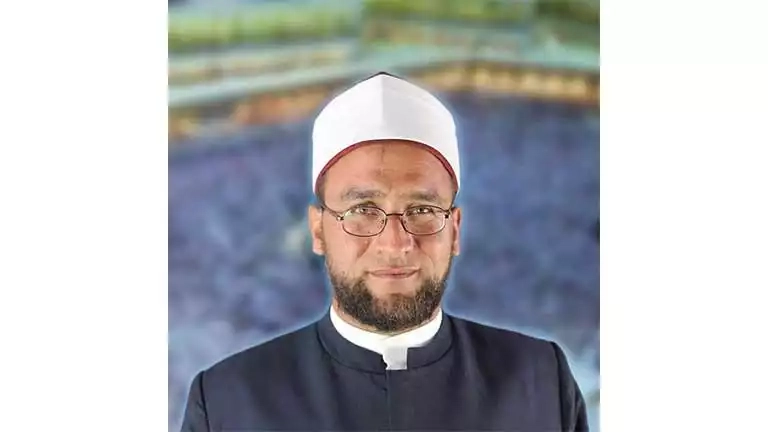 الشيخ أحمد خليل يحذ من خطأ شائع بين الحجاج عند الحجر الأسود