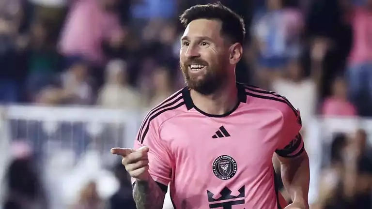 منافس الأهلي.. ماذا قدم ليونيل ميسي قبل كأس العالم للأندية؟