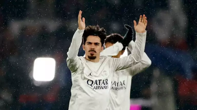 لحظة بلحظة.. باريس سان جيرمان ضد بوتافوجو 0-1